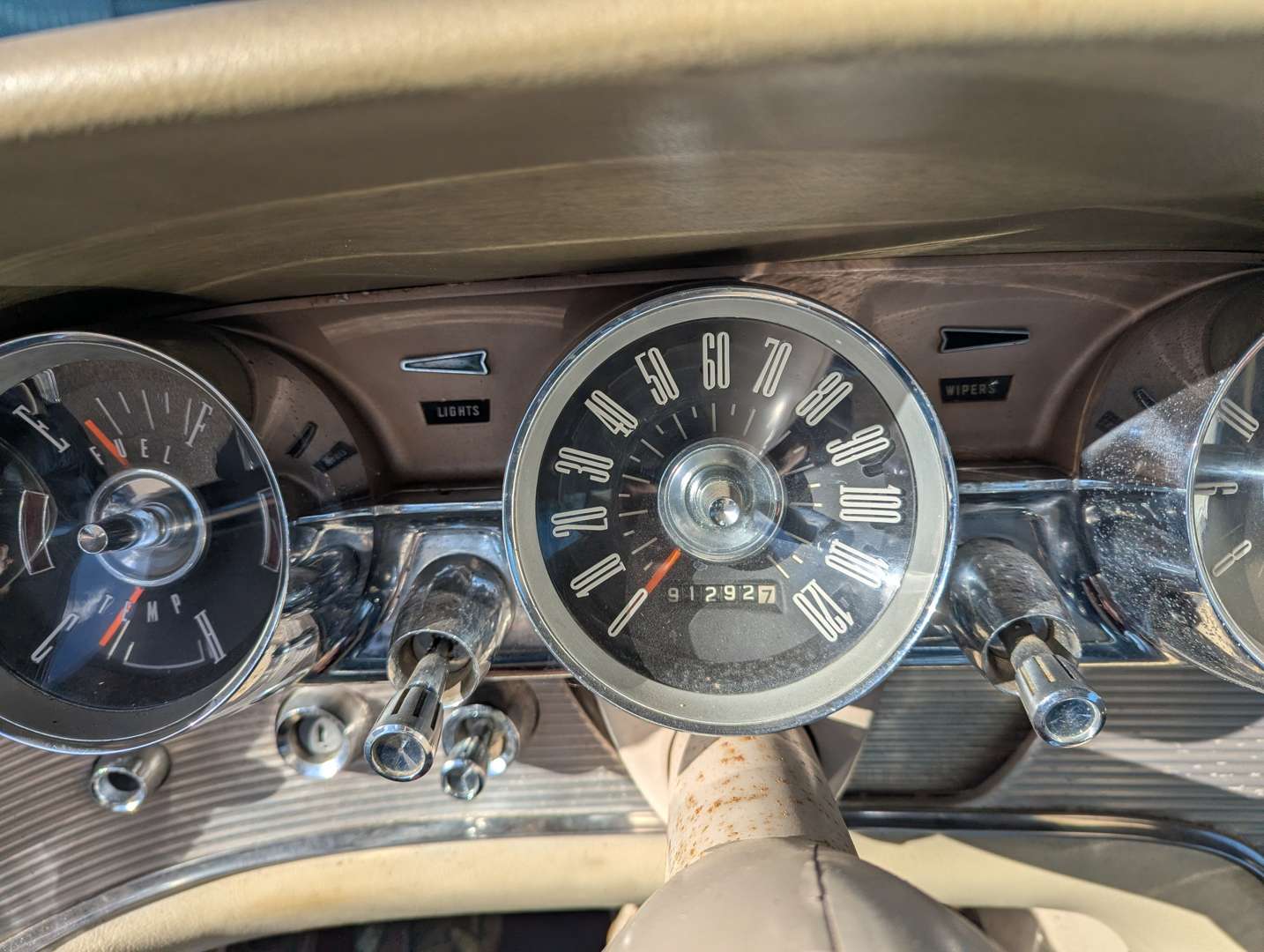 <p>1963 FORD THUNDERBIRD LHD</p>