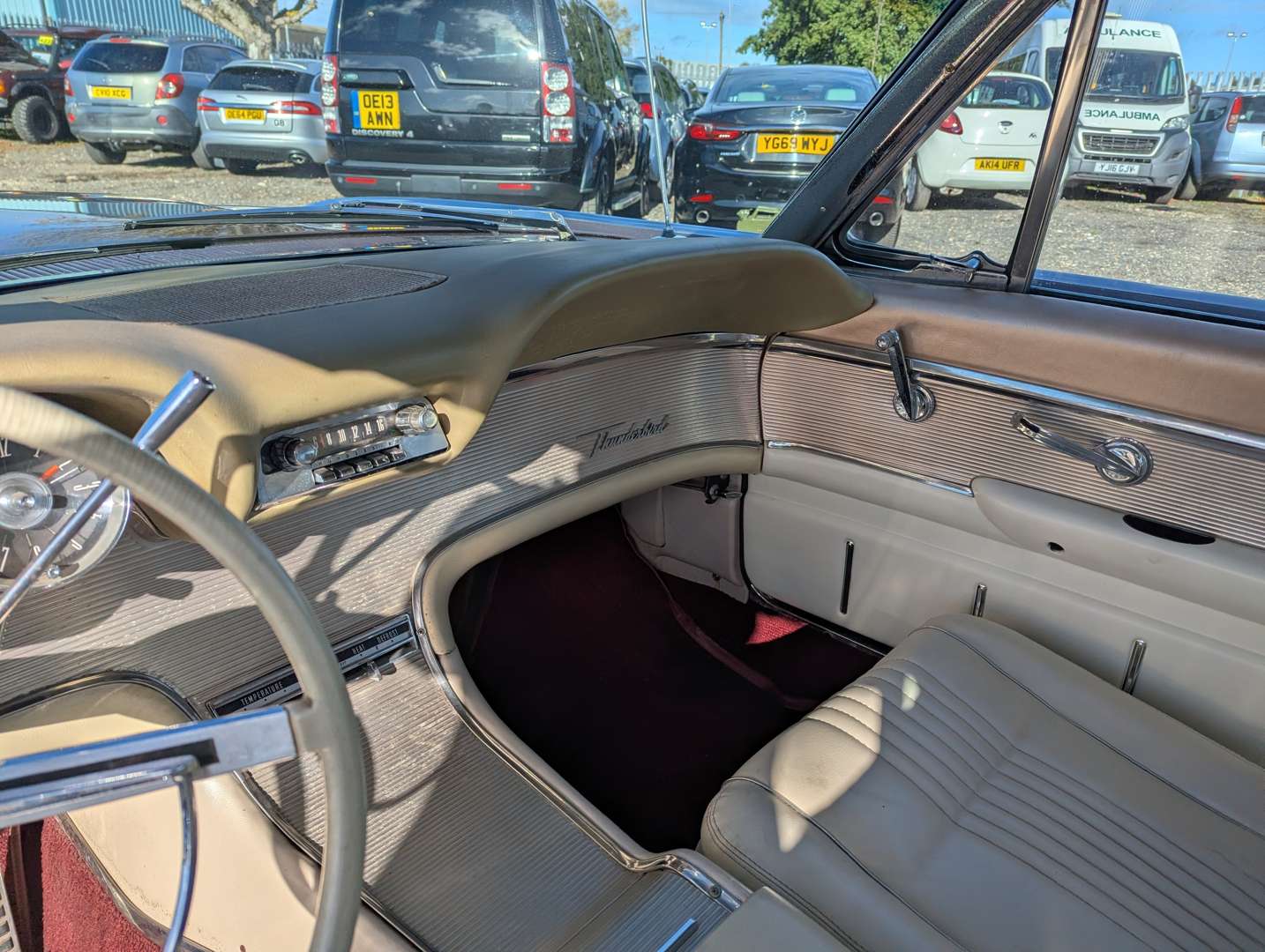 <p>1963 FORD THUNDERBIRD LHD</p>