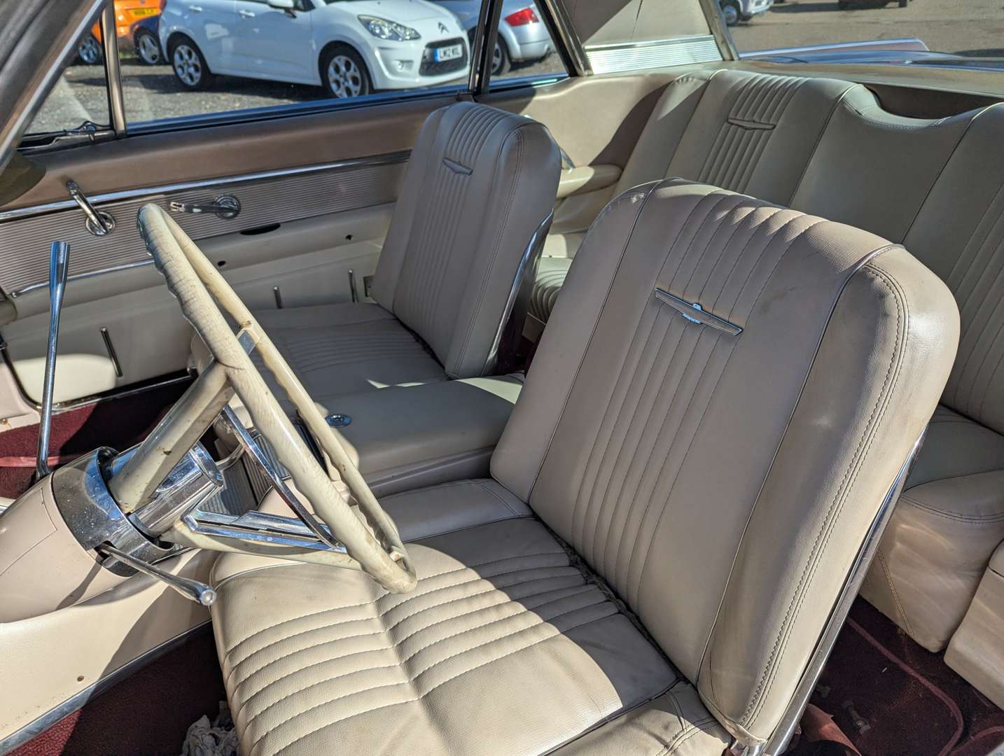 <p>1963 FORD THUNDERBIRD LHD</p>