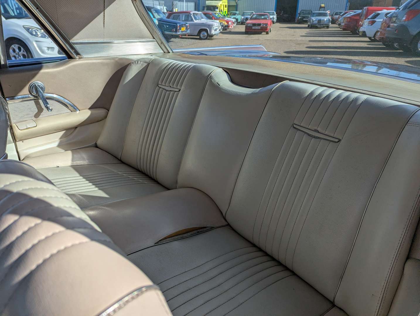 <p>1963 FORD THUNDERBIRD LHD</p>