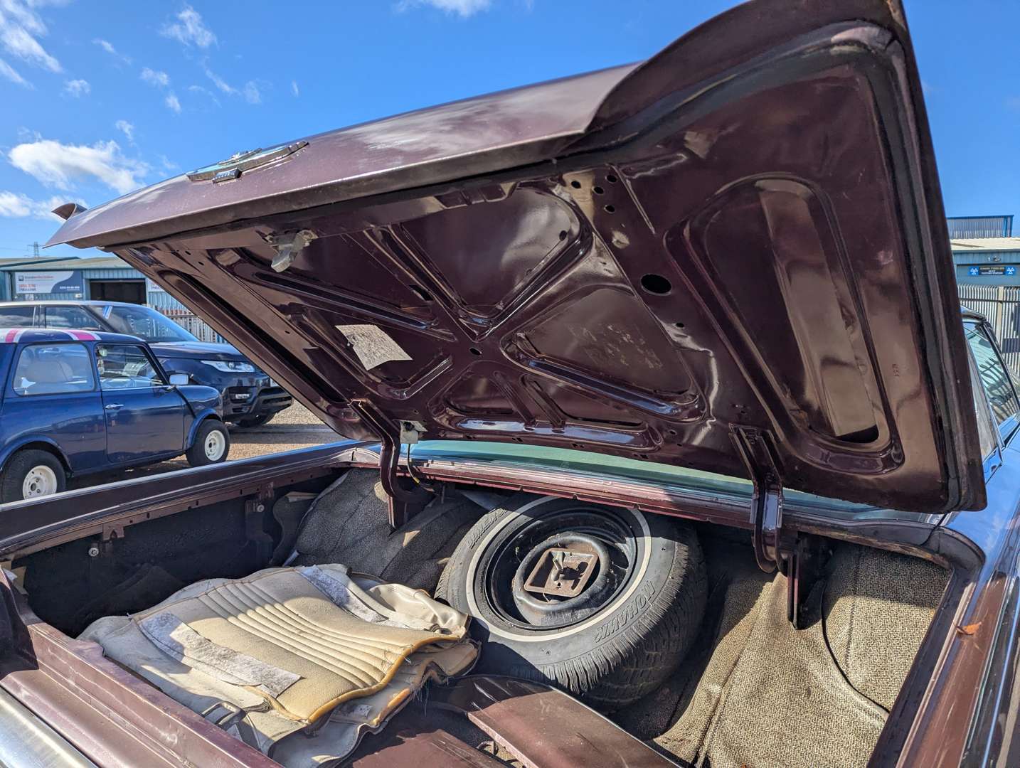 <p>1963 FORD THUNDERBIRD LHD</p>