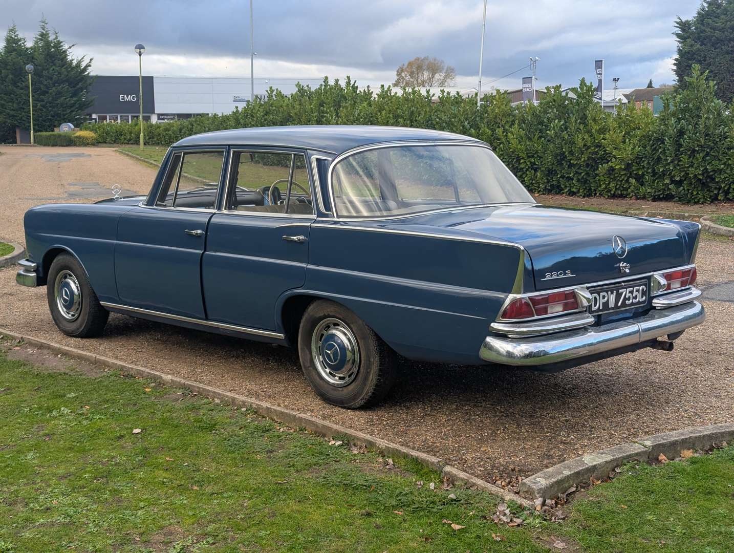 <p>1965 MERCEDES 220 SB</p>