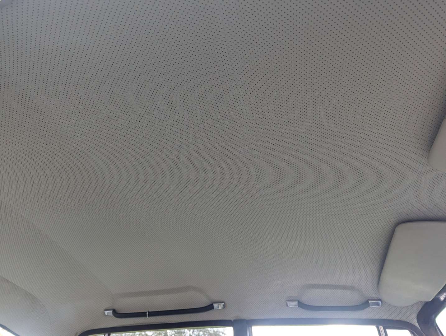 <p>1965 MERCEDES 220 SB</p>