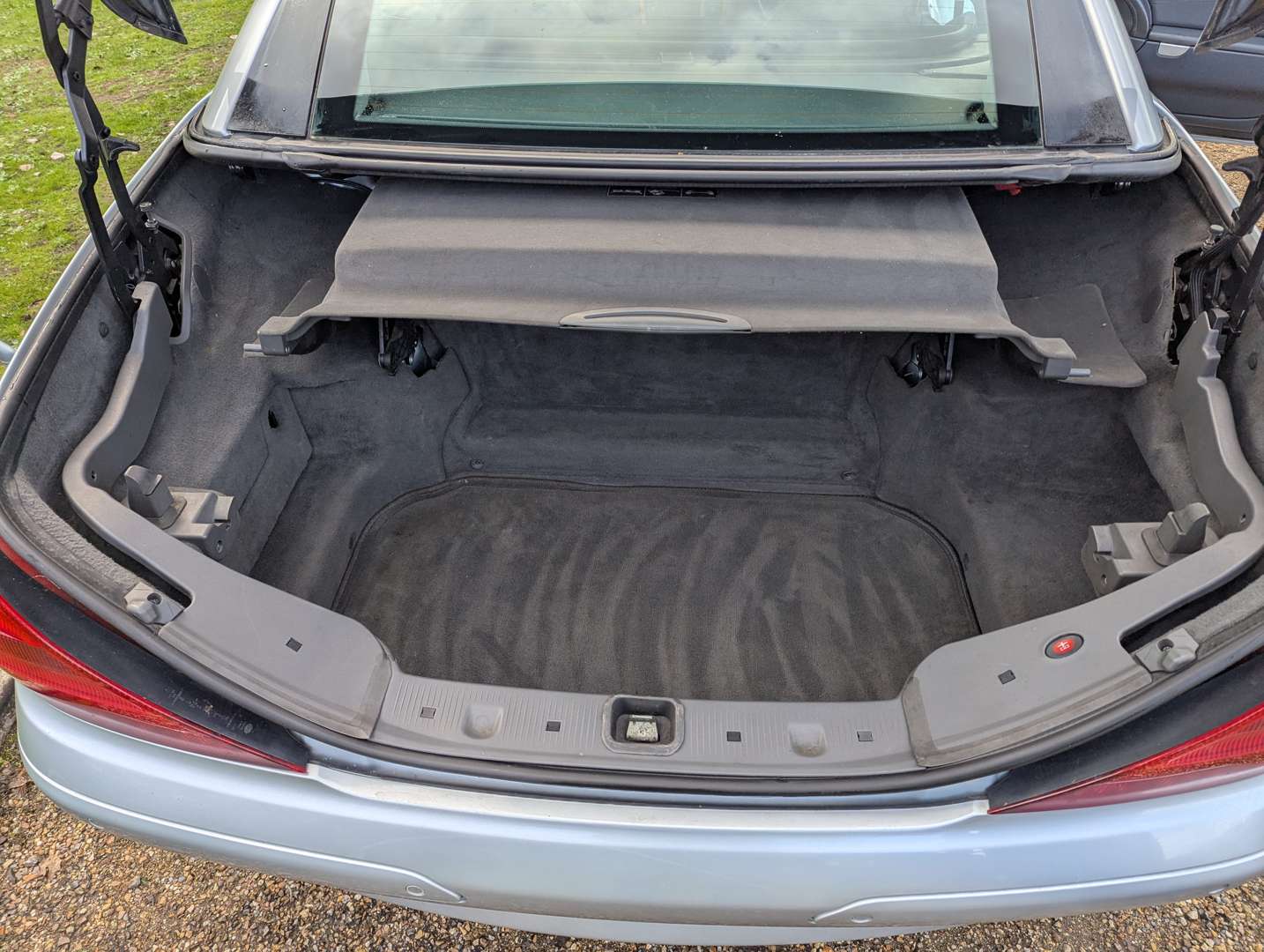 <p>2003 MERCEDES SL 350 AUTO</p>