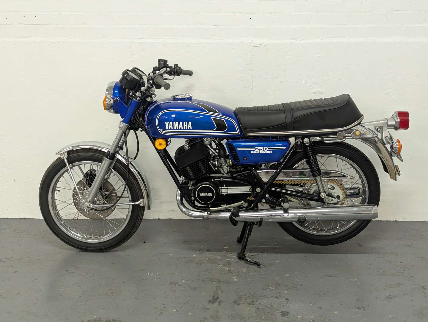 <p>YAMAHA RD250</p>