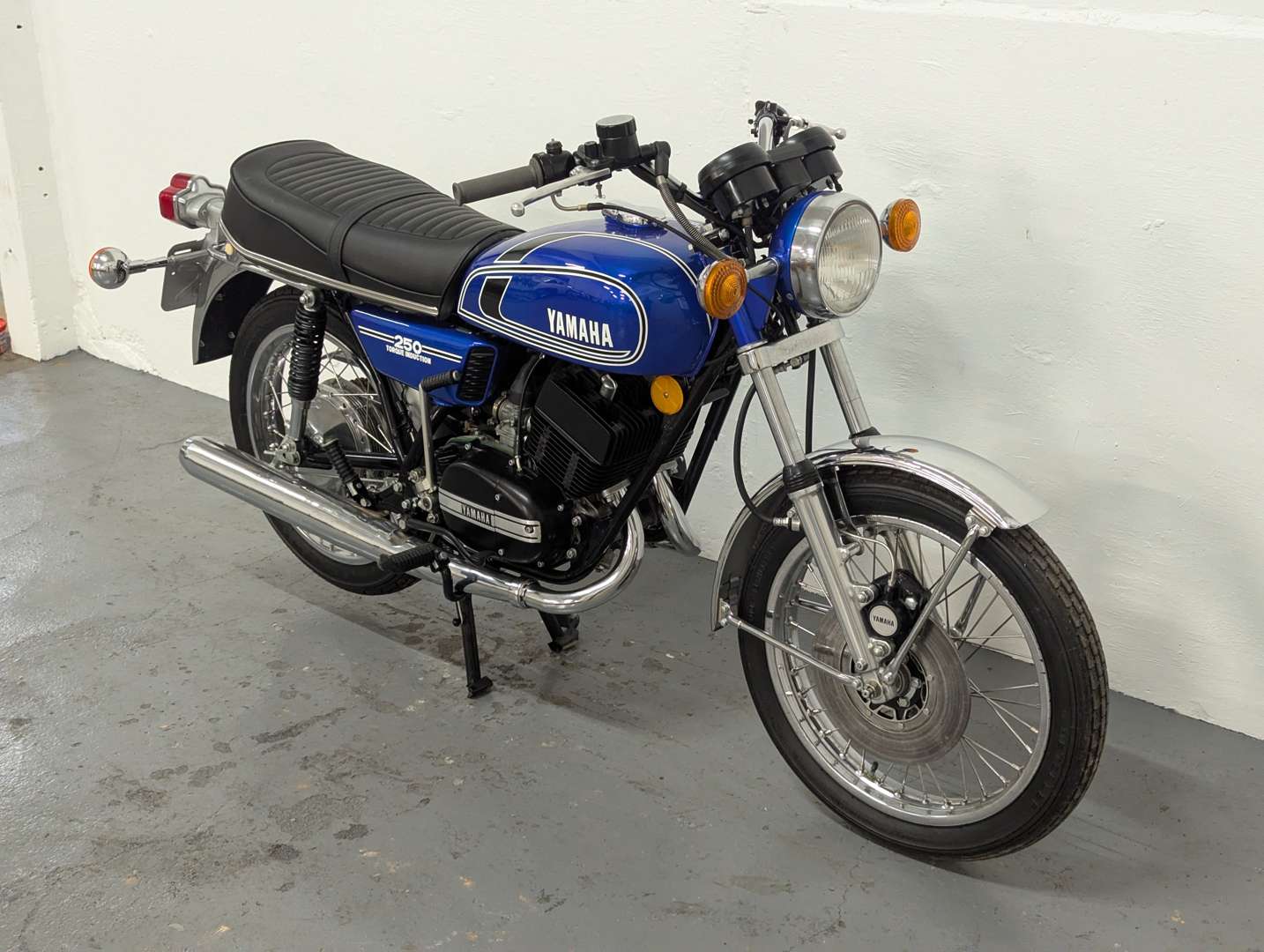 <p>YAMAHA RD250</p>