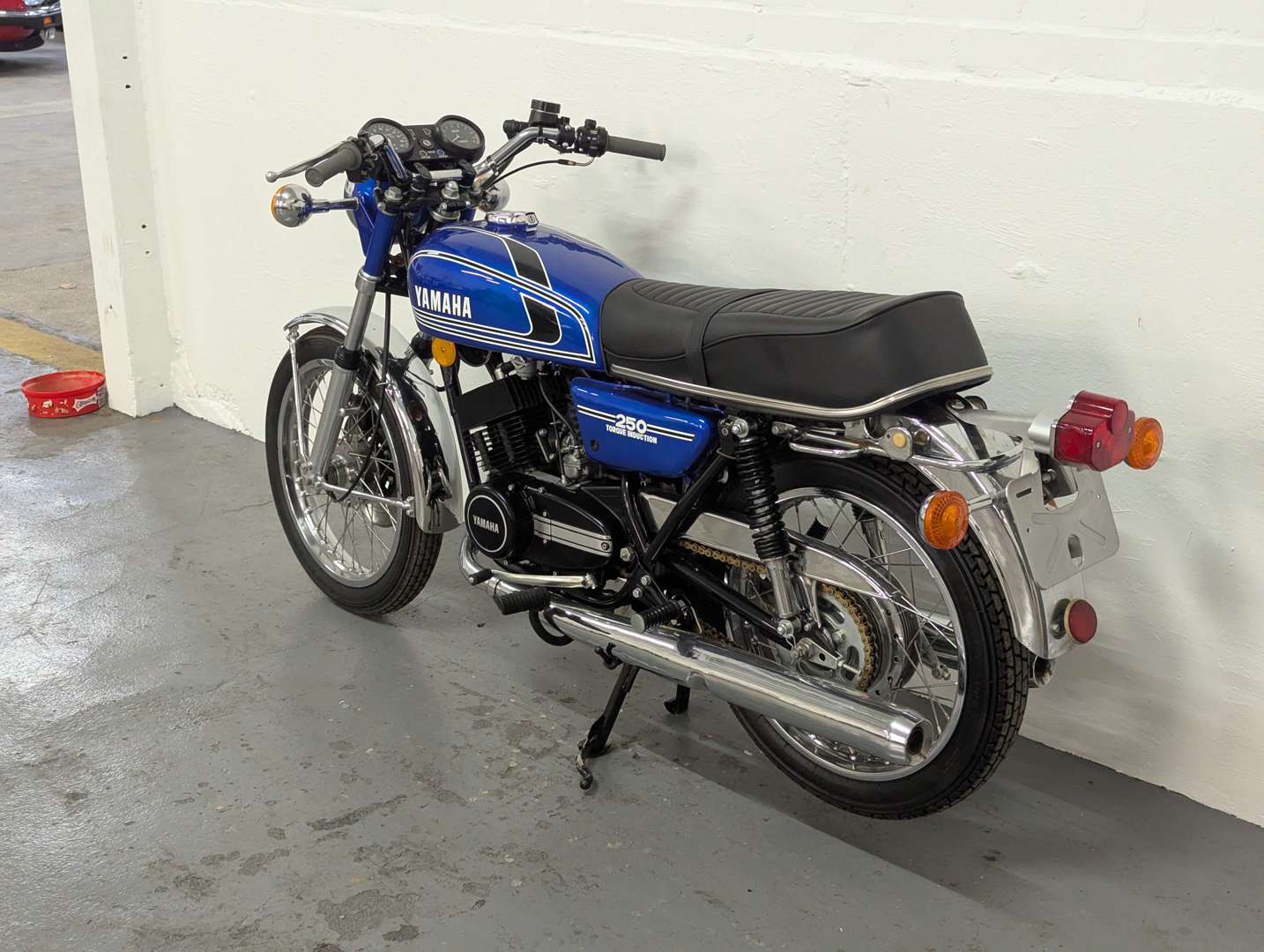 <p>YAMAHA RD250</p>