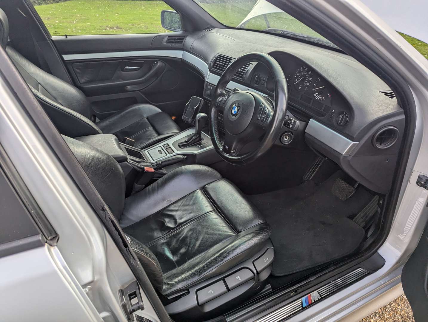 <p>2002 BMW 525I SPORT AUTO</p>