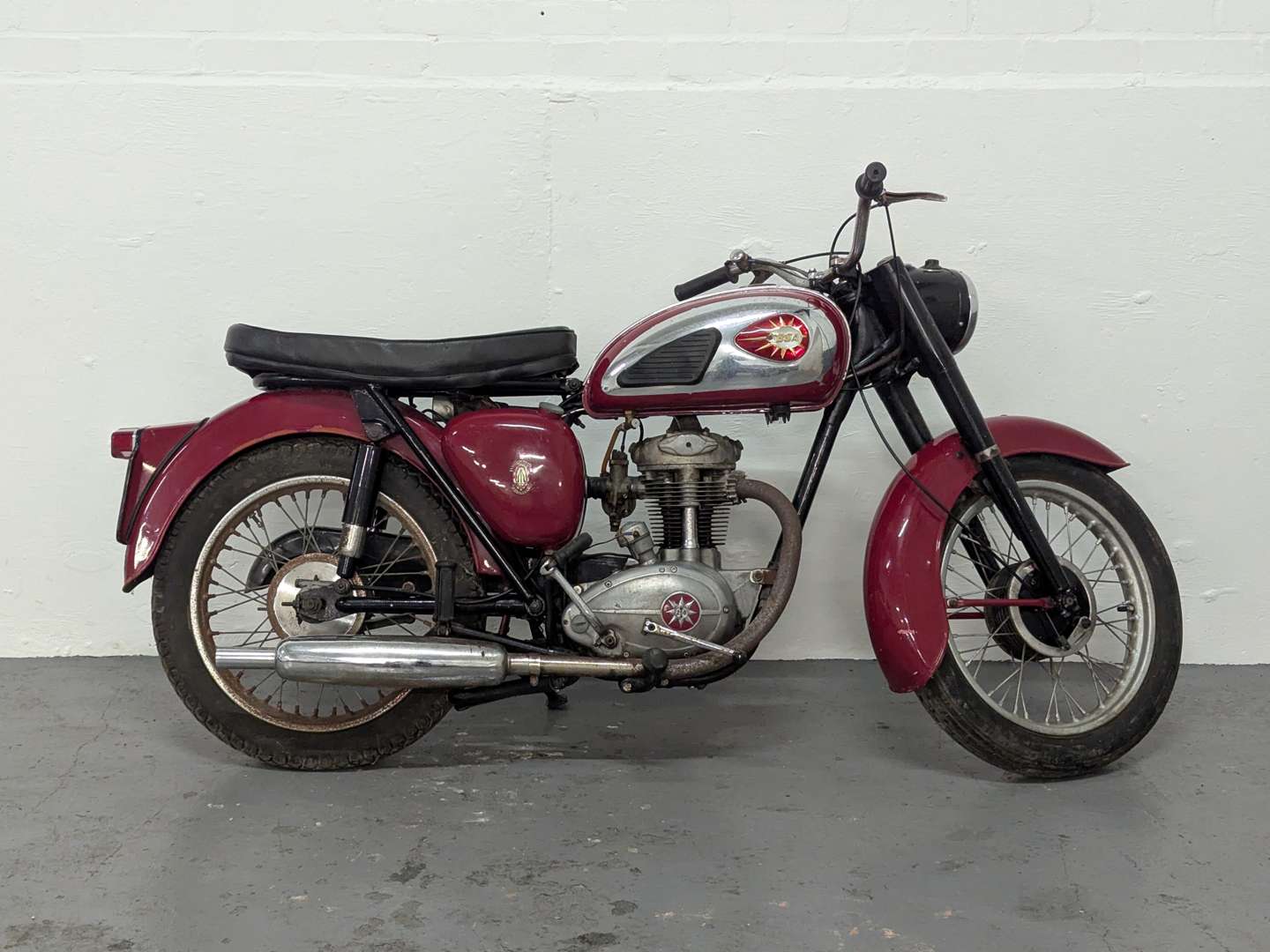 <p>1964 BSA C15 250 SPORT STAR</p>