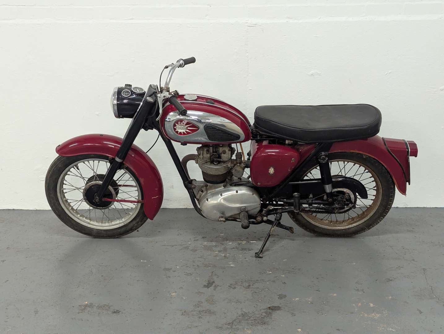 <p>1964 BSA C15 250 SPORT STAR</p>