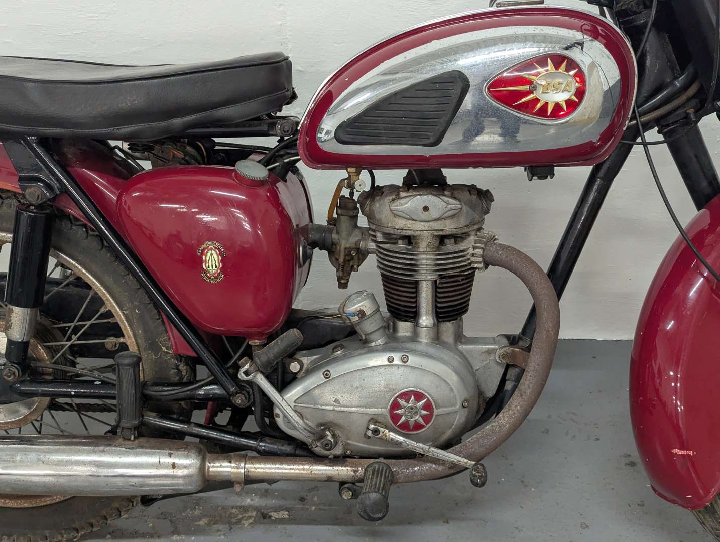 <p>1964 BSA C15 250 SPORT STAR</p>