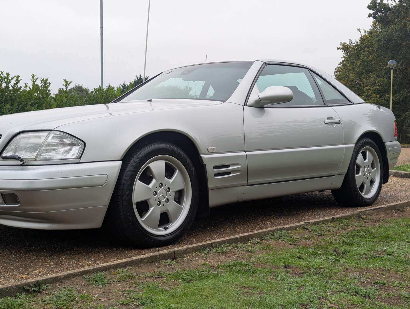 <p>1998 MERCEDES SL 320 AUTO</p>