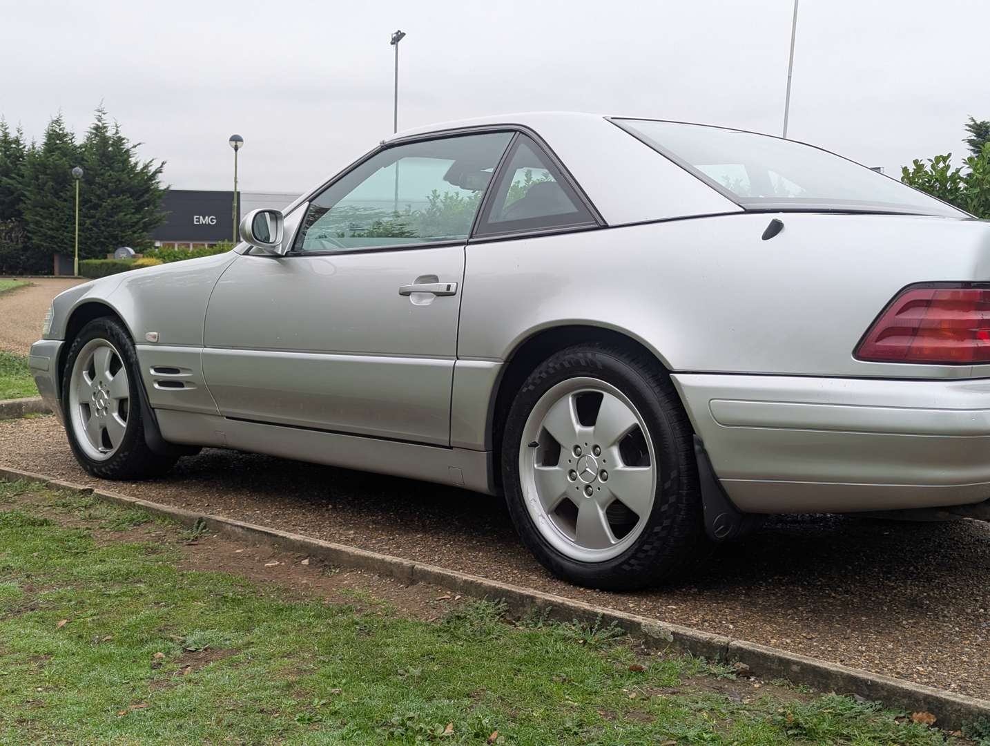 <p>1998 MERCEDES SL 320 AUTO</p>