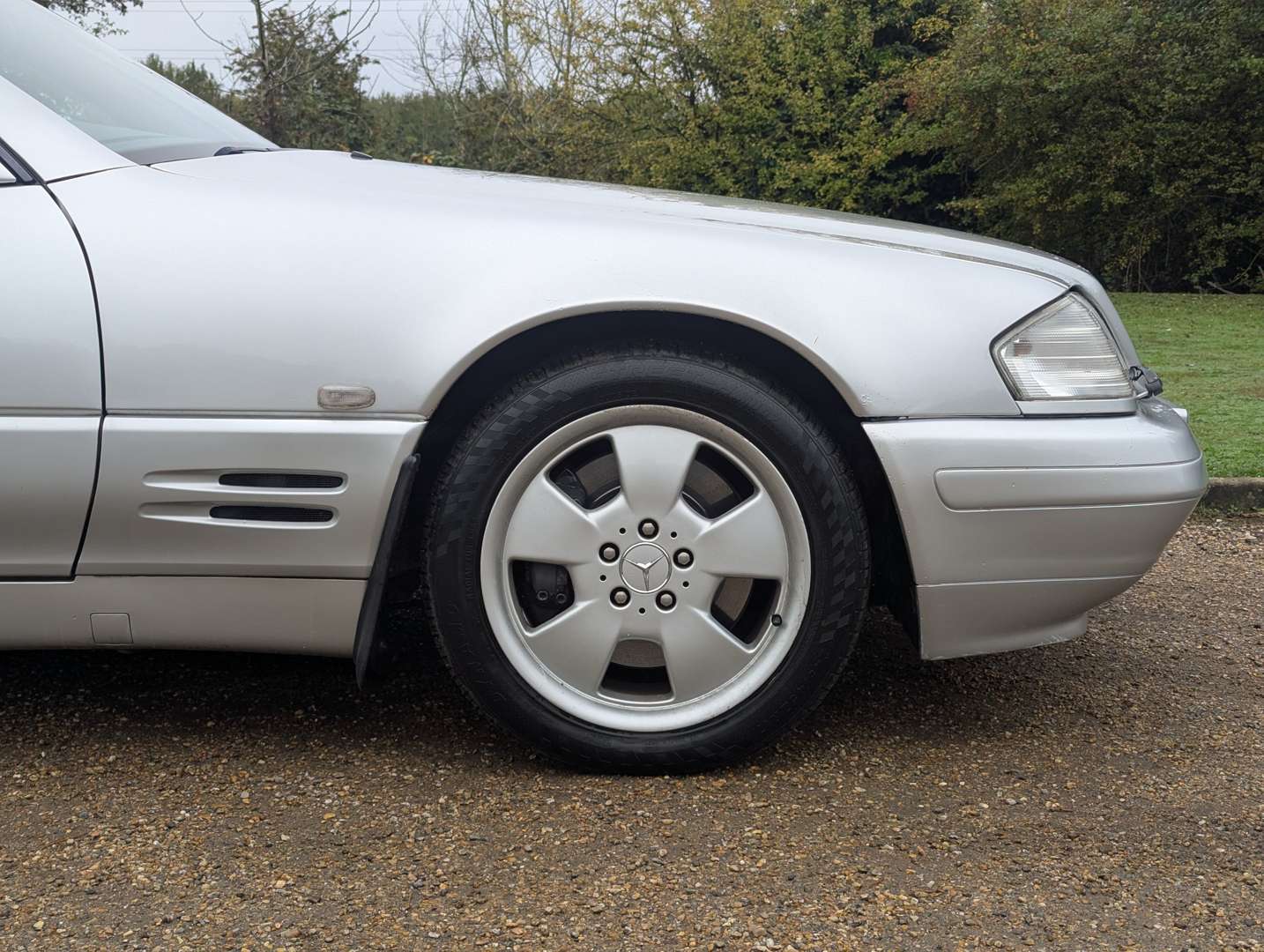 <p>1998 MERCEDES SL 320 AUTO</p>