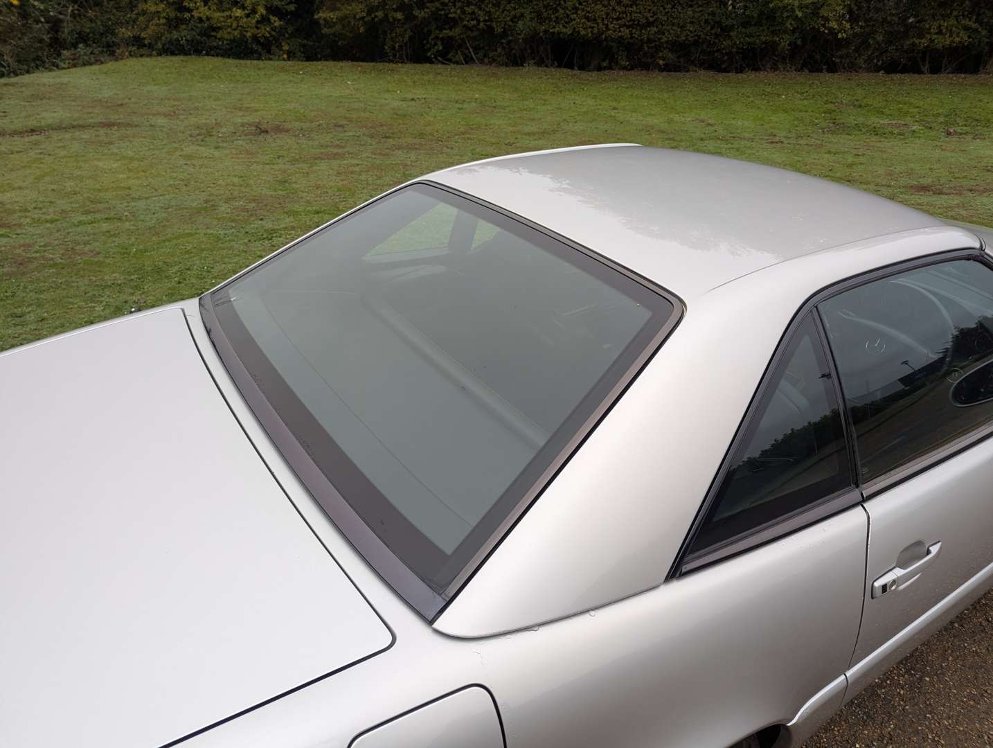 <p>1998 MERCEDES SL 320 AUTO</p>