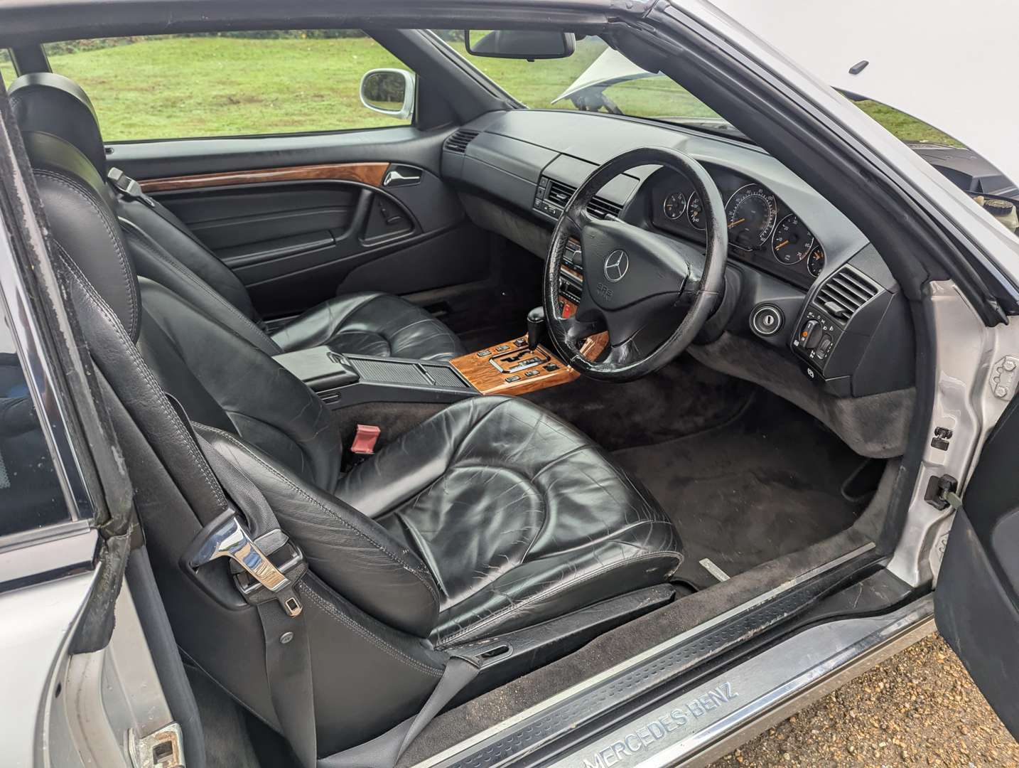 <p>1998 MERCEDES SL 320 AUTO</p>