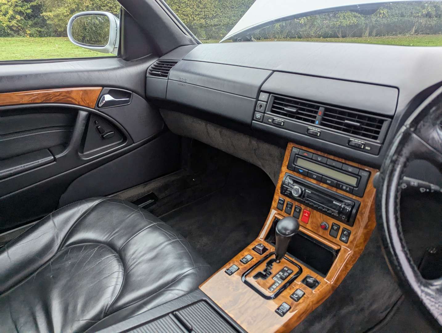 <p>1998 MERCEDES SL 320 AUTO</p>