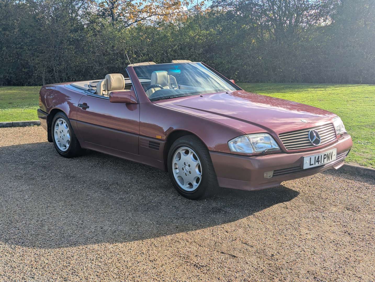 <p>1994 MERCEDES SL320 AUTO</p>