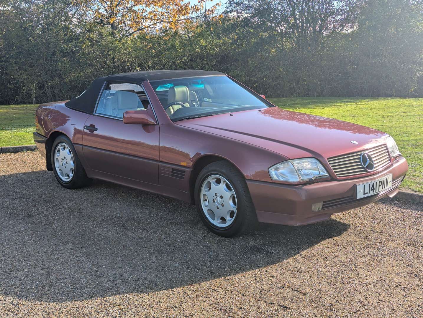 <p>1994 MERCEDES SL320 AUTO</p>
