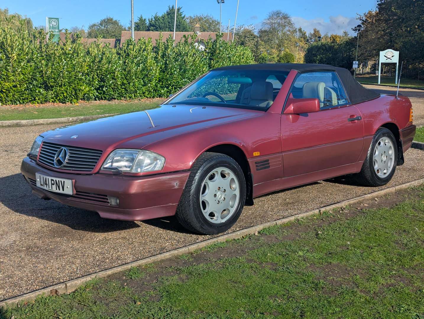 <p>1994 MERCEDES SL320 AUTO</p>