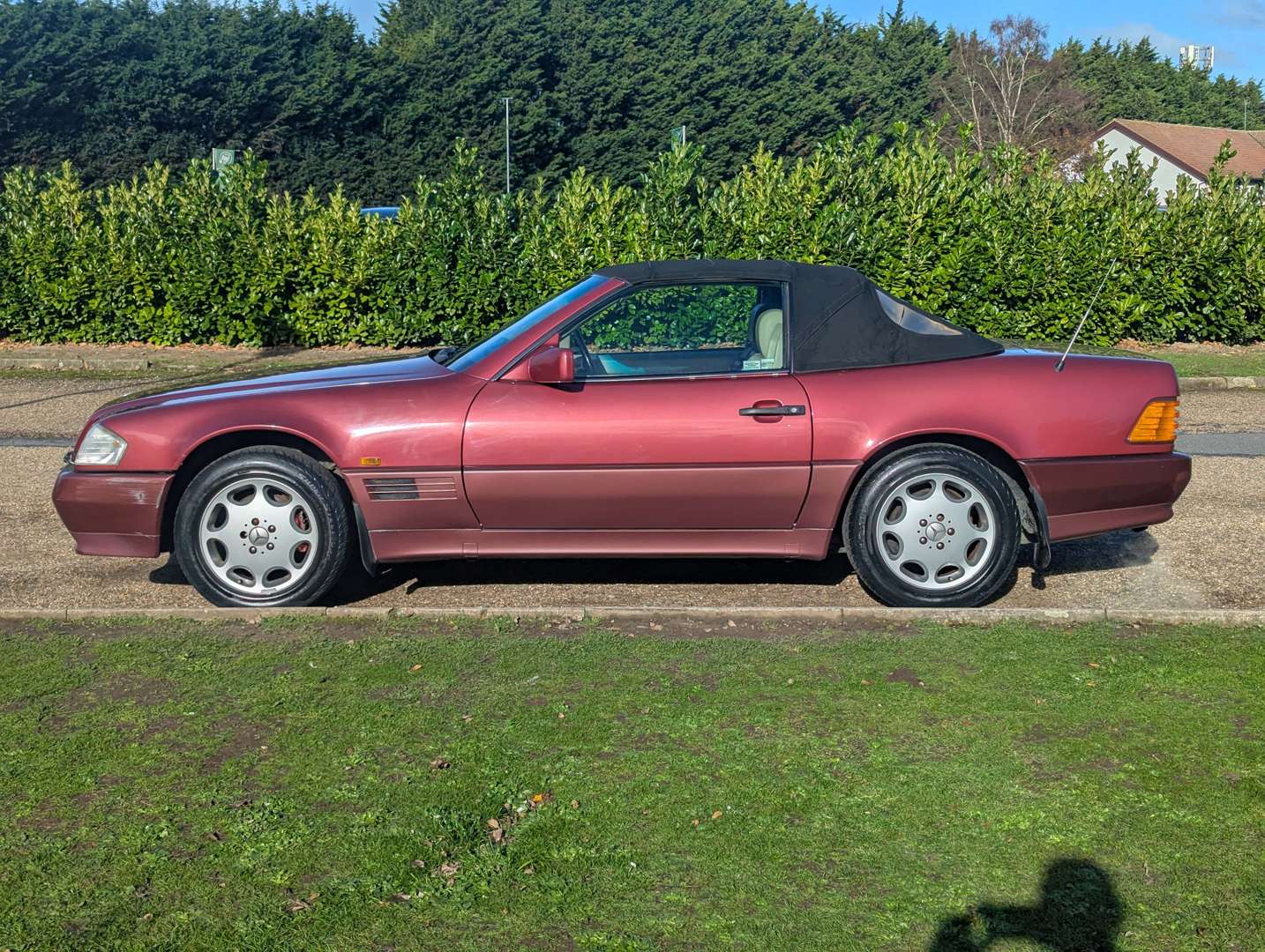 <p>1994 MERCEDES SL320 AUTO</p>