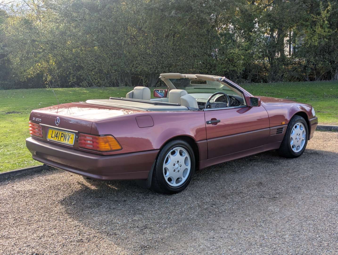 <p>1994 MERCEDES SL320 AUTO</p>