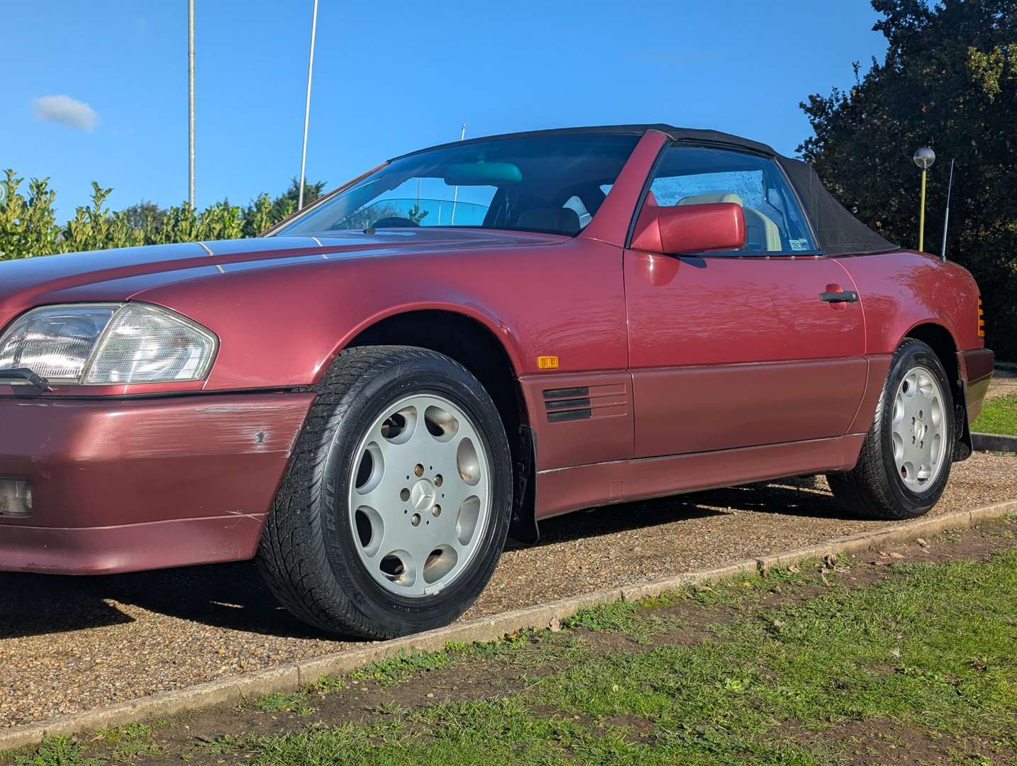 <p>1994 MERCEDES SL320 AUTO</p>