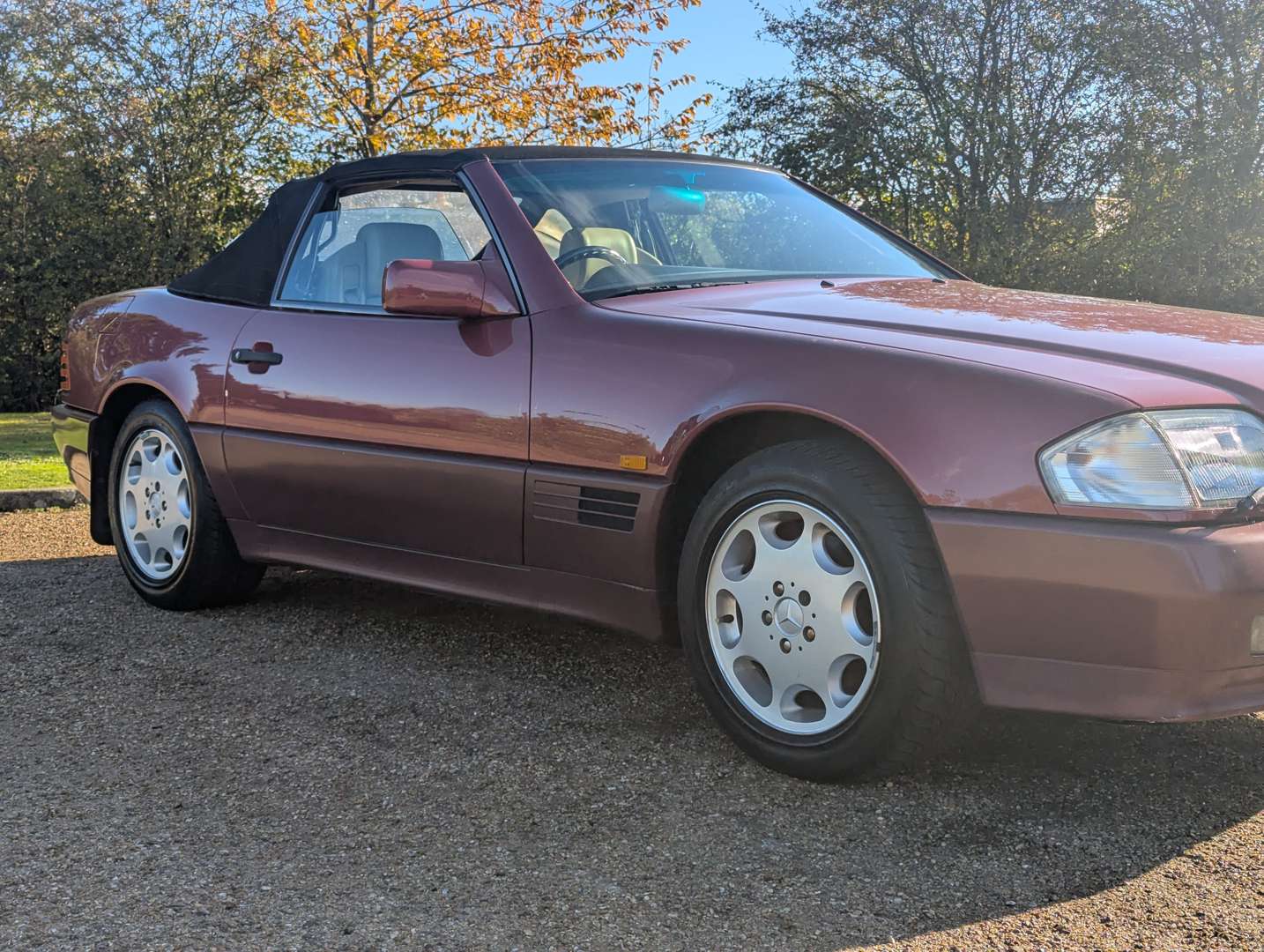 <p>1994 MERCEDES SL320 AUTO</p>