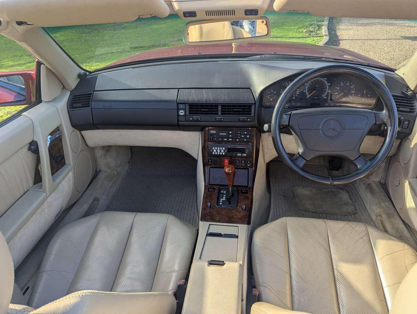 <p>1994 MERCEDES SL320 AUTO</p>