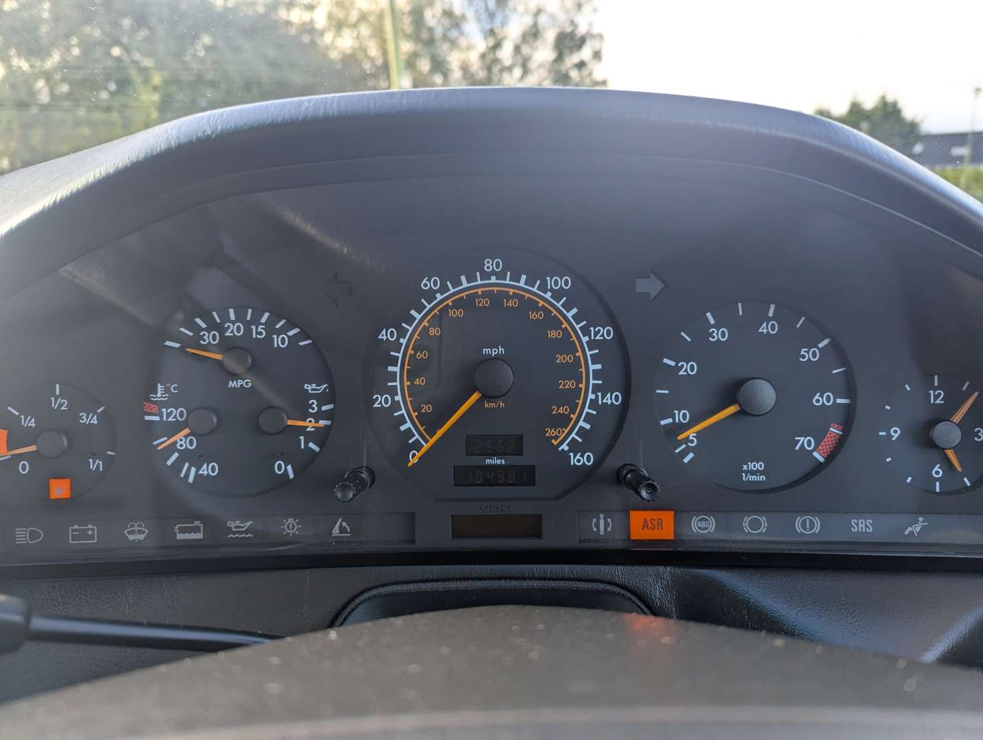 <p>1994 MERCEDES SL320 AUTO</p>