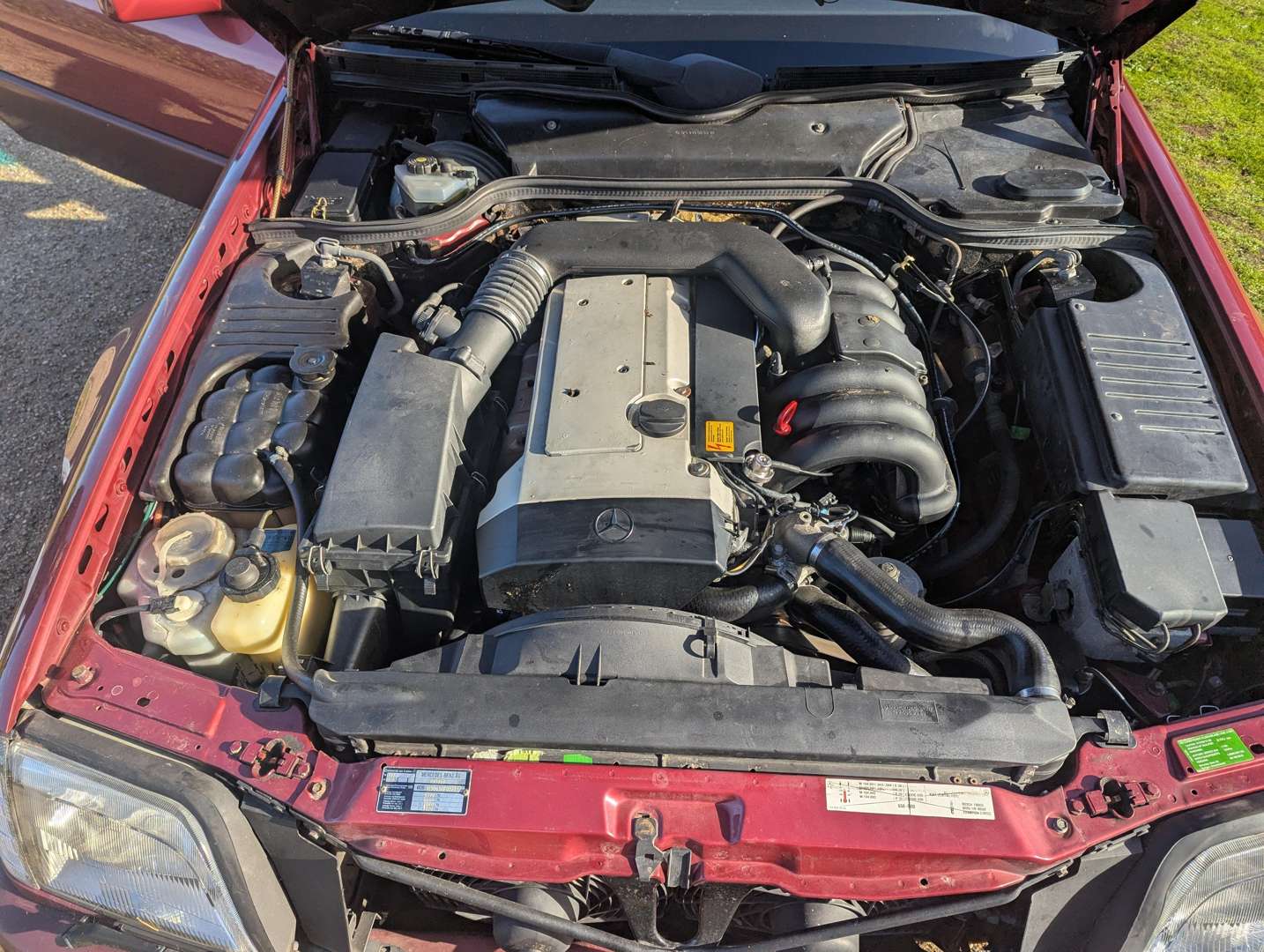 <p>1994 MERCEDES SL320 AUTO</p>