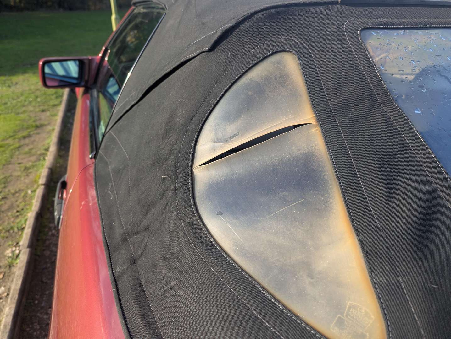 <p>1994 MERCEDES SL320 AUTO</p>