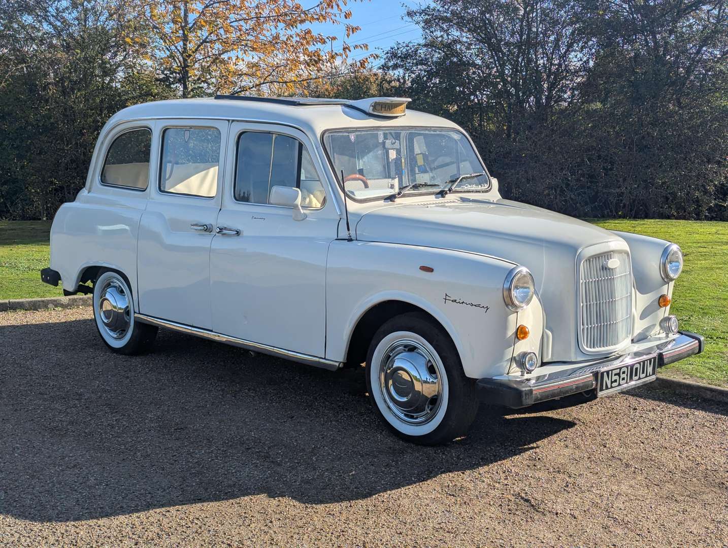 <p>1995 LTI FAIRWAY DRIVER TAXI</p>