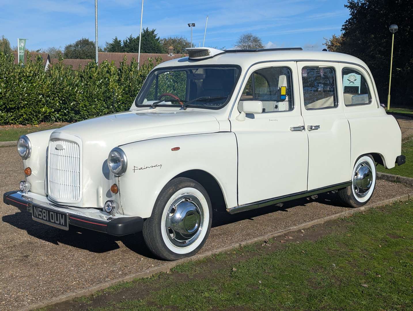 <p>1995 LTI FAIRWAY DRIVER TAXI</p>