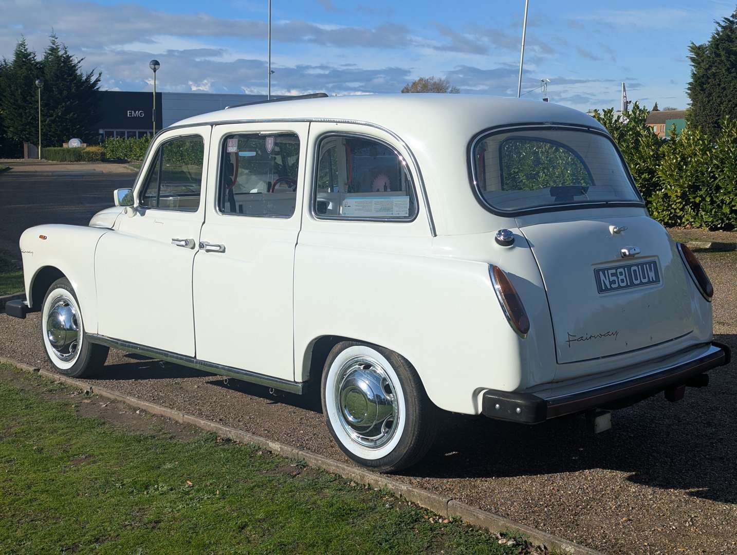 <p>1995 LTI FAIRWAY DRIVER TAXI</p>