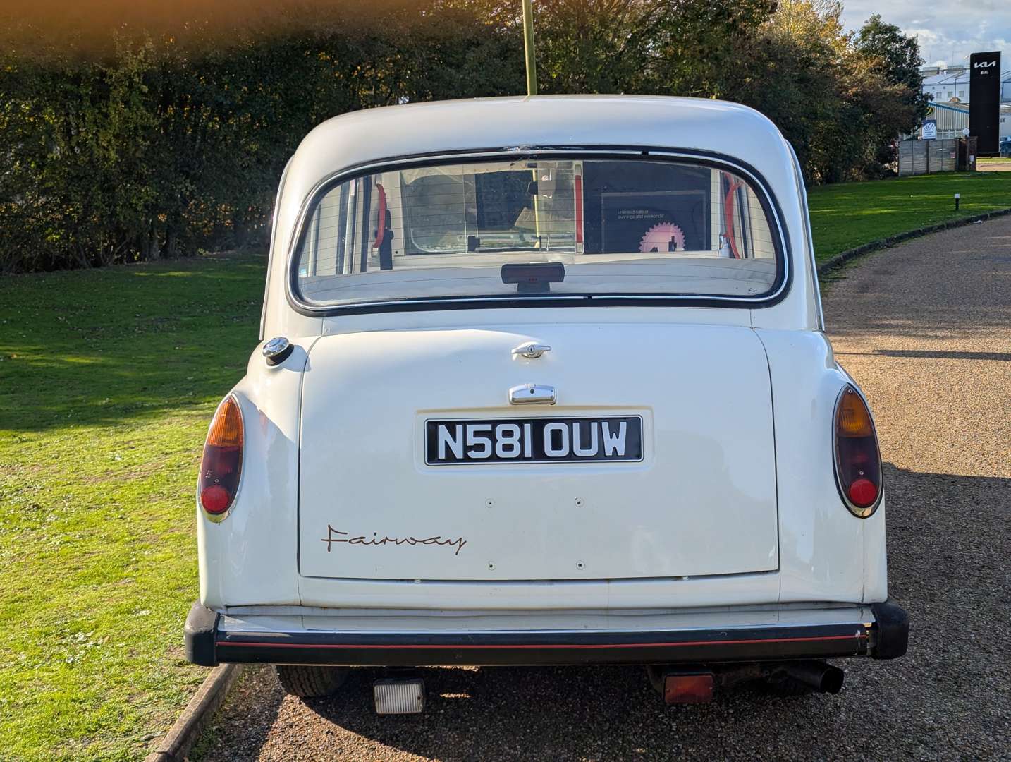 <p>1995 LTI FAIRWAY DRIVER TAXI</p>