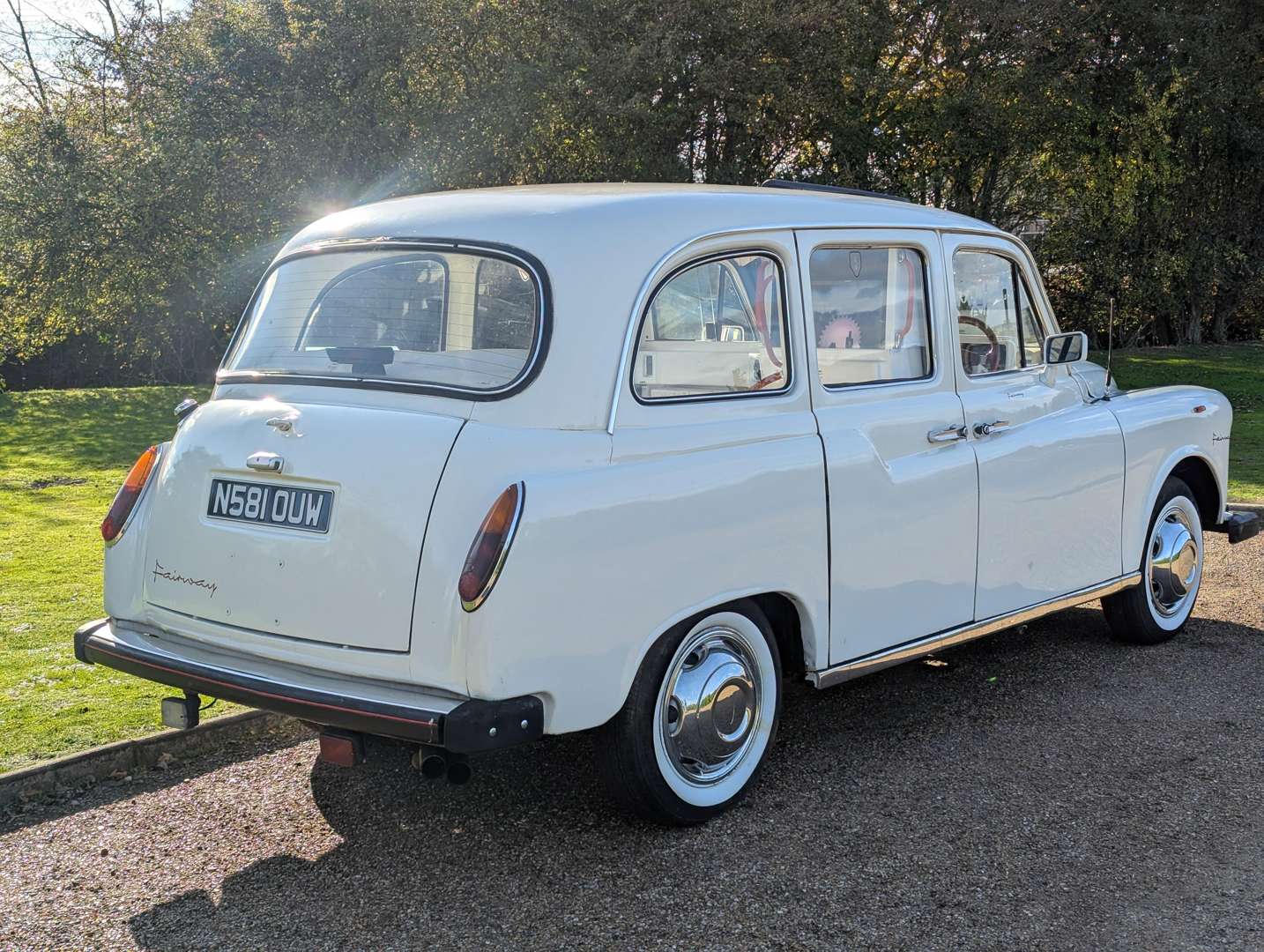 <p>1995 LTI FAIRWAY DRIVER TAXI</p>