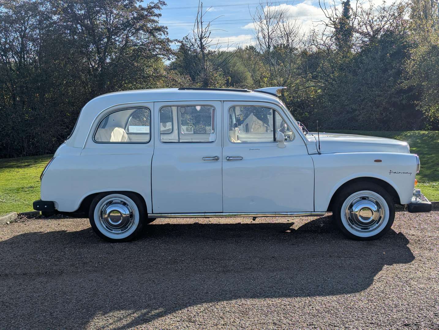 <p>1995 LTI FAIRWAY DRIVER TAXI</p>