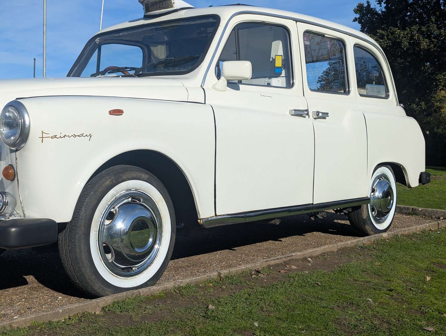 <p>1995 LTI FAIRWAY DRIVER TAXI</p>