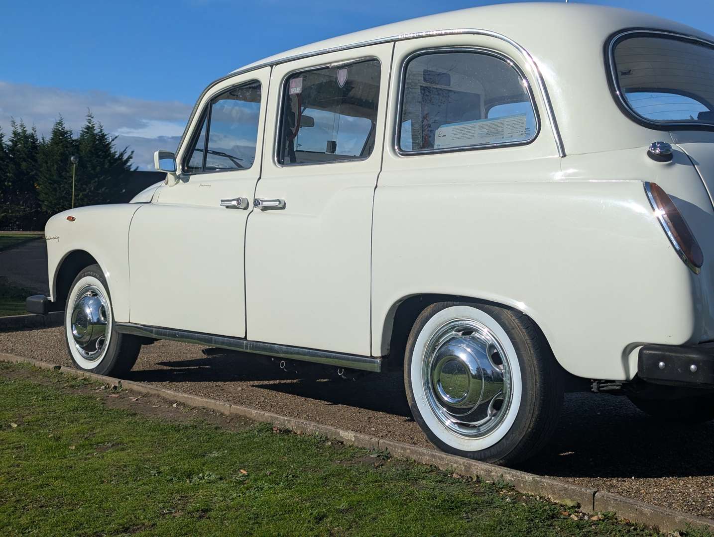 <p>1995 LTI FAIRWAY DRIVER TAXI</p>