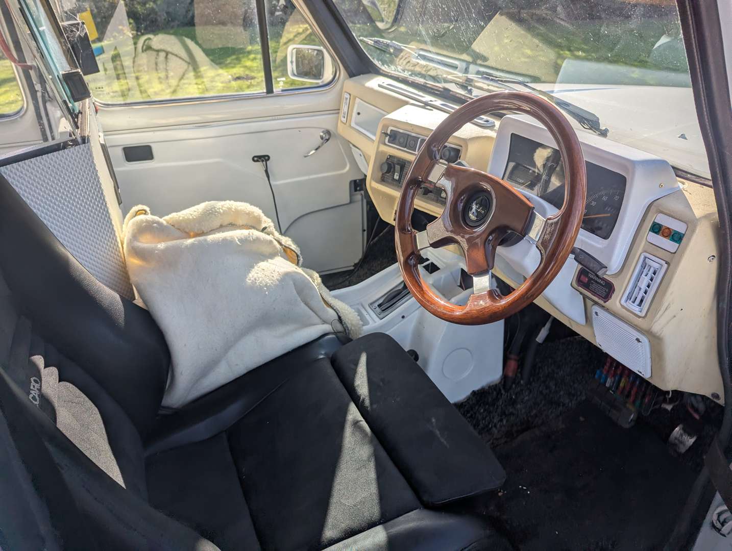 <p>1995 LTI FAIRWAY DRIVER TAXI</p>