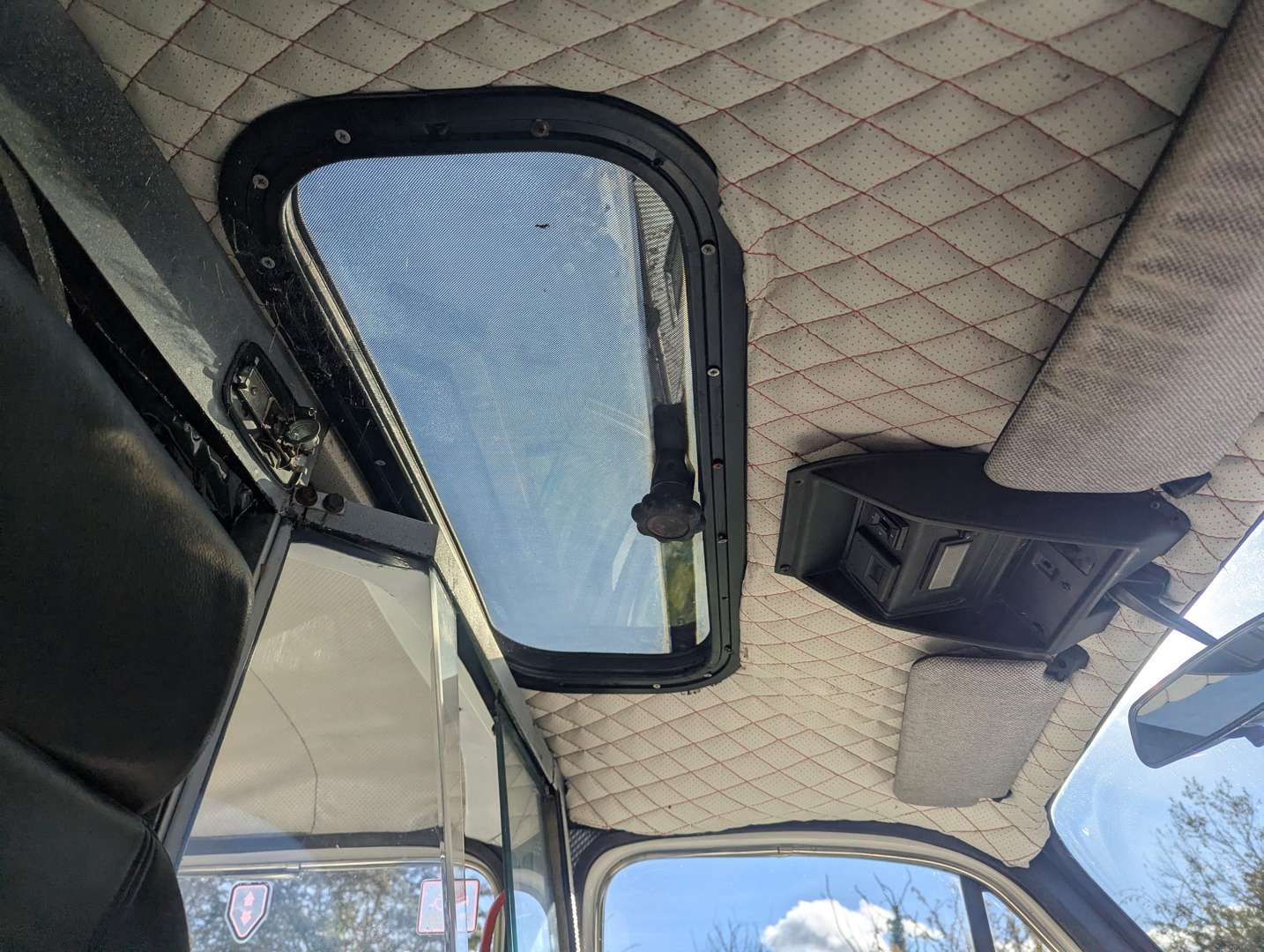 <p>1995 LTI FAIRWAY DRIVER TAXI</p>