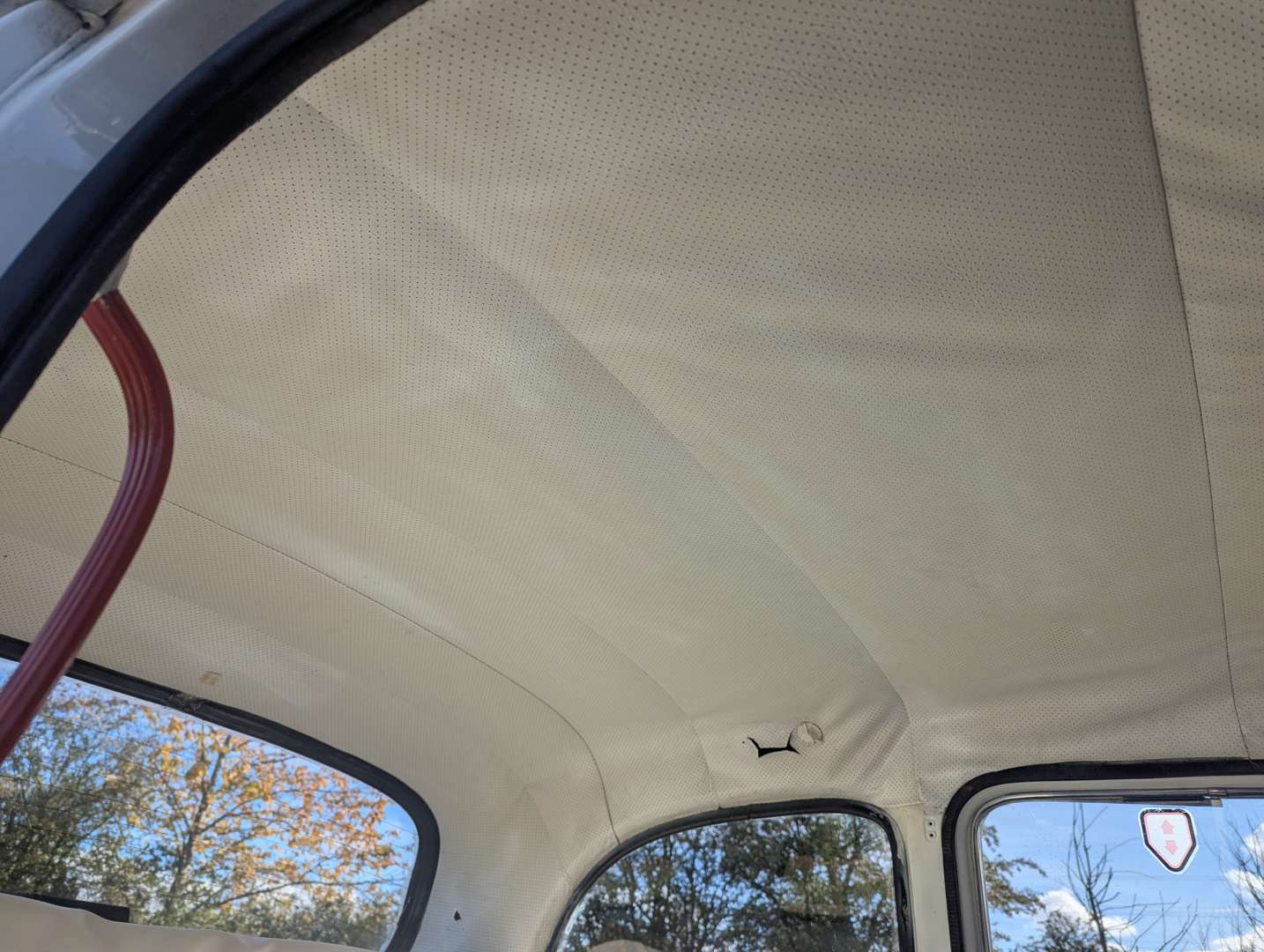 <p>1995 LTI FAIRWAY DRIVER TAXI</p>