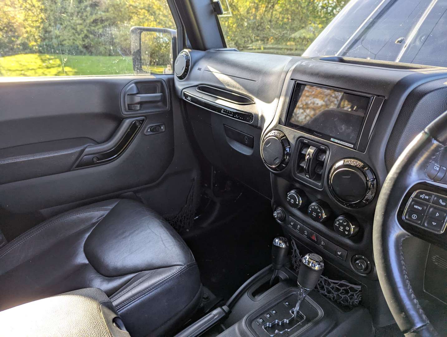 <p>2015 JEEP WRANGLER BLACK EDITION</p>