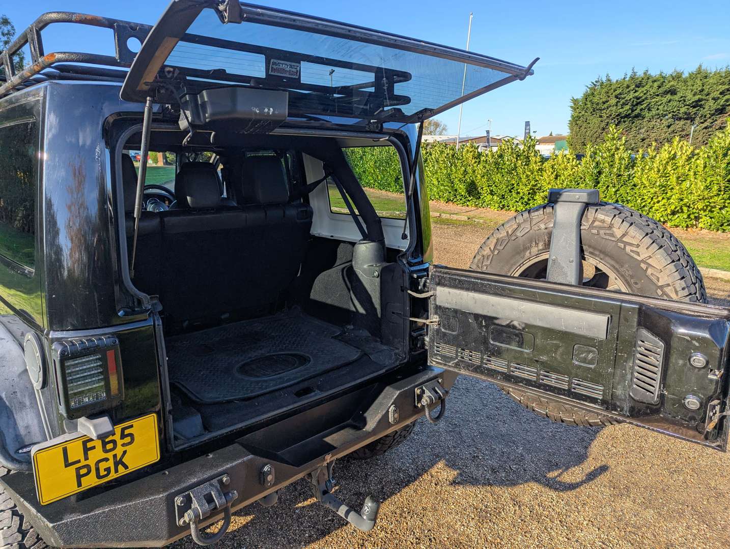 <p>2015 JEEP WRANGLER BLACK EDITION</p>