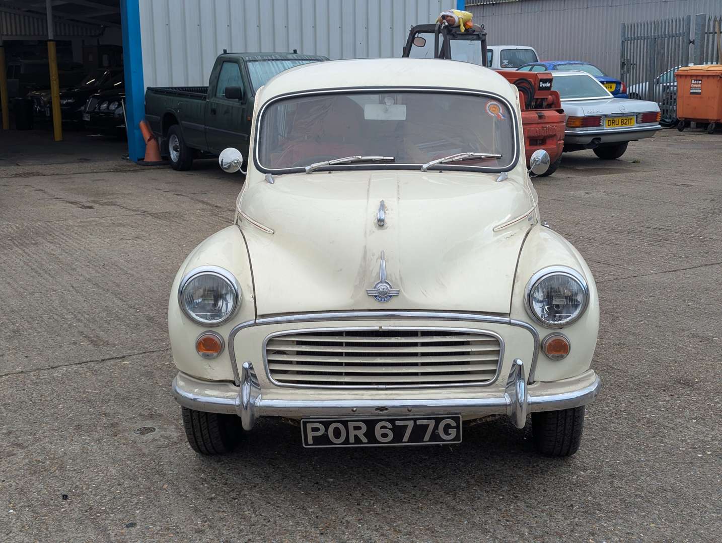 <p>1968 MORRIS MINOR 1000 TRAVELLER</p>
