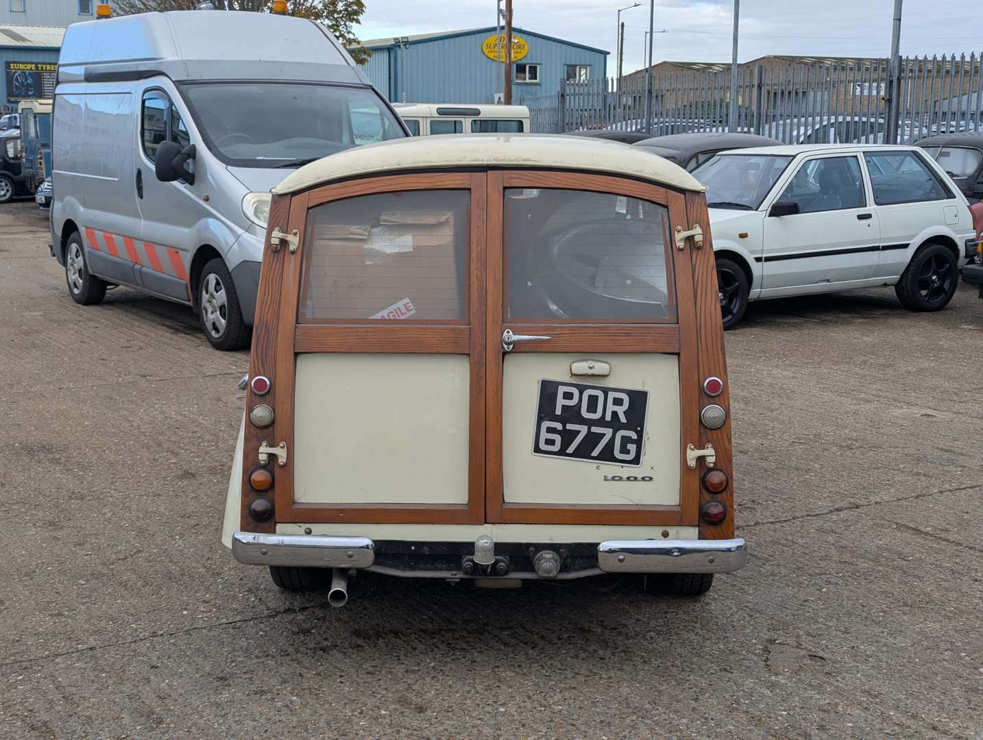 <p>1968 MORRIS MINOR 1000 TRAVELLER</p>