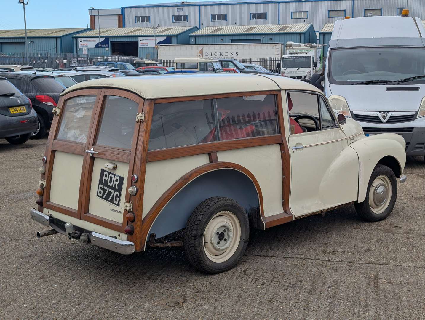 <p>1968 MORRIS MINOR 1000 TRAVELLER</p>