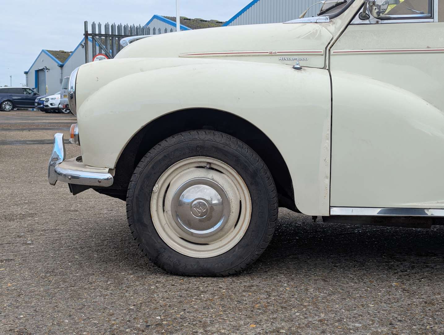 <p>1968 MORRIS MINOR 1000 TRAVELLER</p>