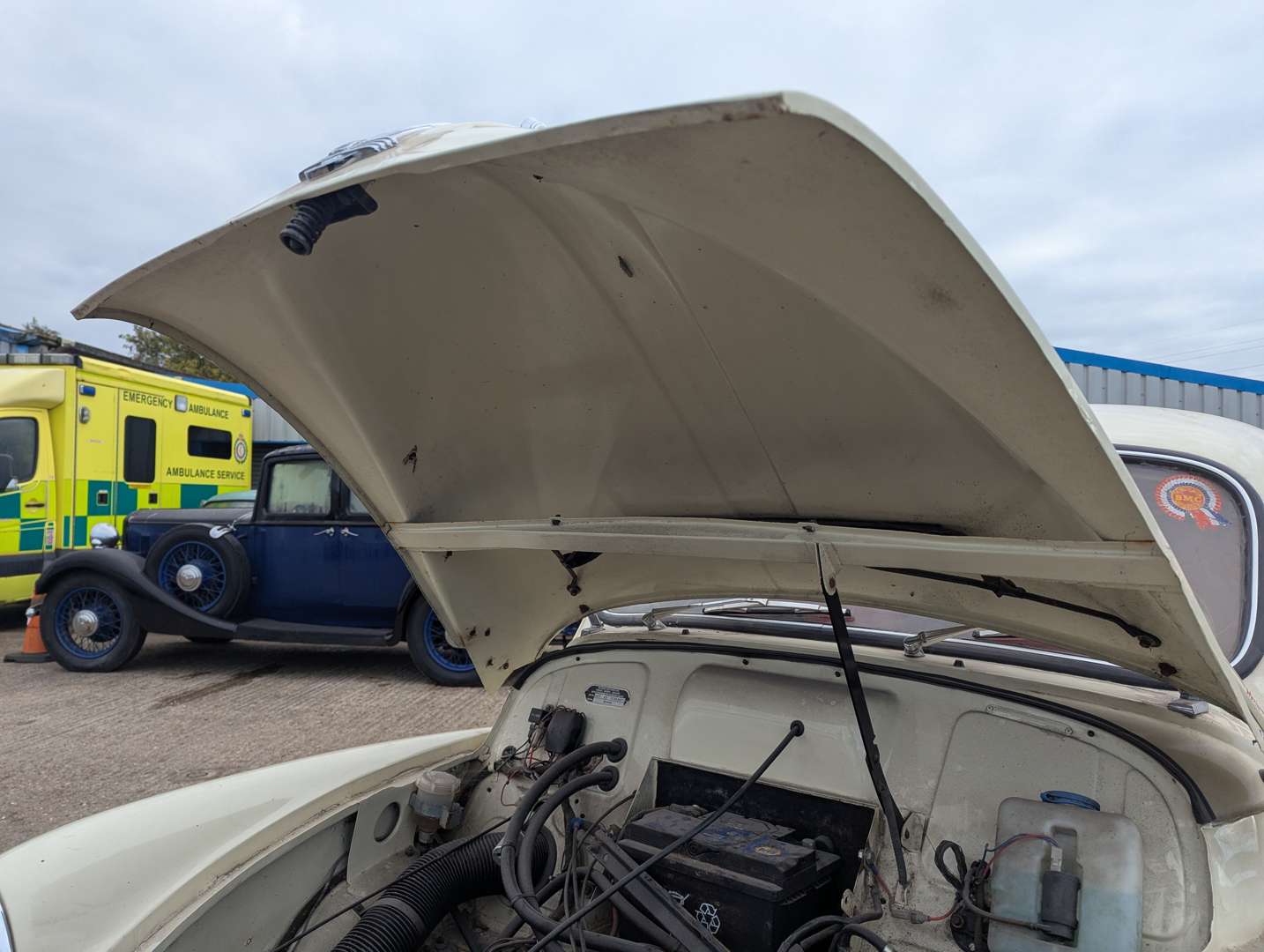 <p>1968 MORRIS MINOR 1000 TRAVELLER</p>